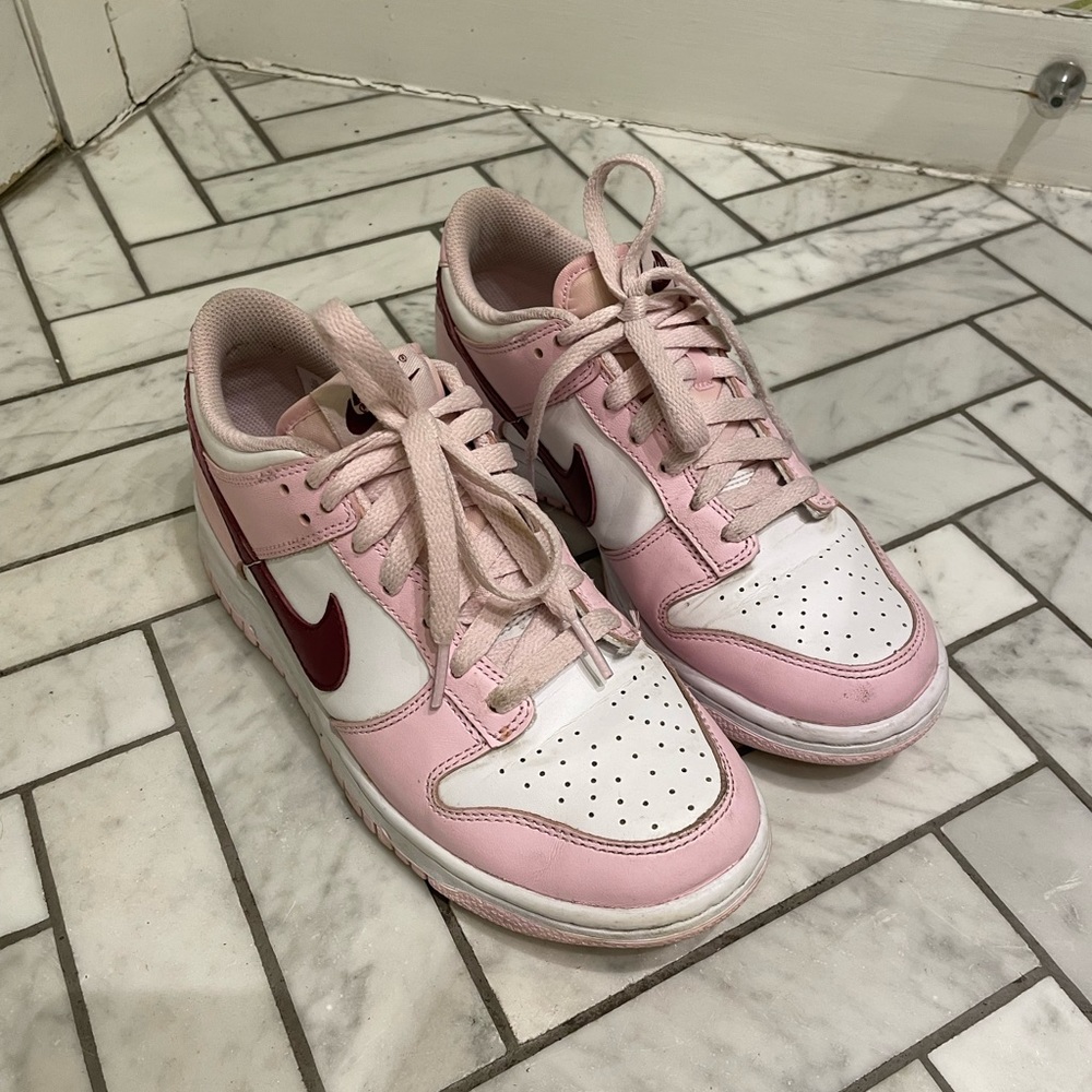 Nike DUNK LOW GS 'PINK FOAM'  Beetroot 6Y US 8 Djerf - Picture 3 of 6